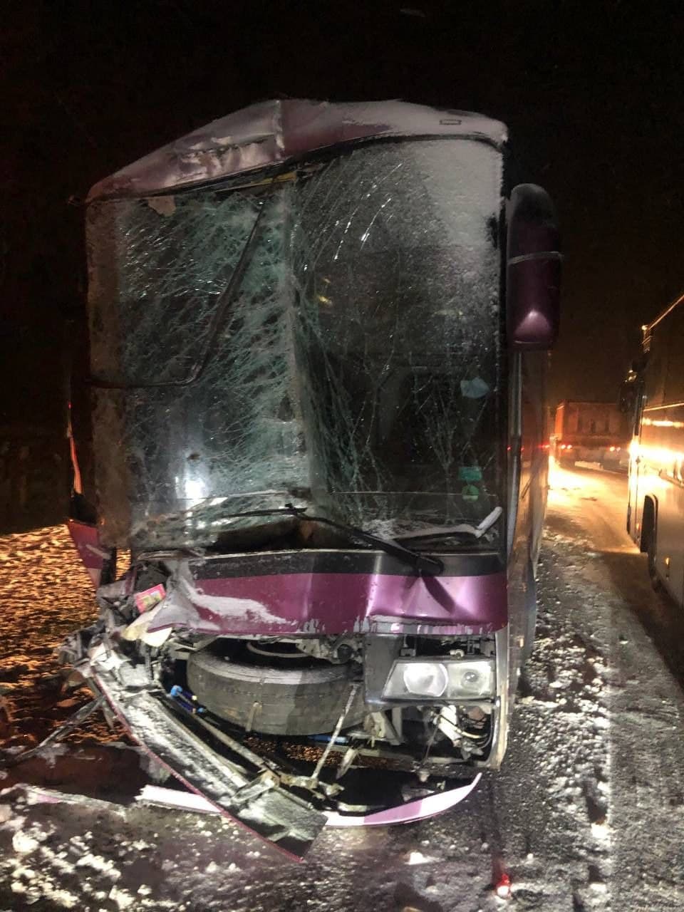 ДТП с грузовиком и автобусом под Харьковом 24 декабря 2021 года.