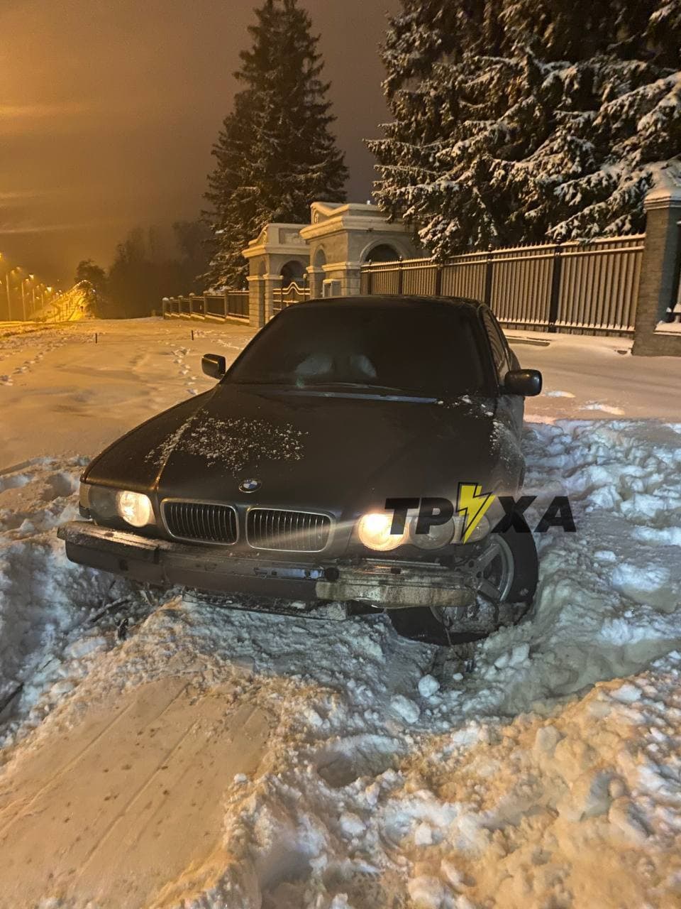 На Белгородском шоссе нарушитель на BMW уходил от погони.