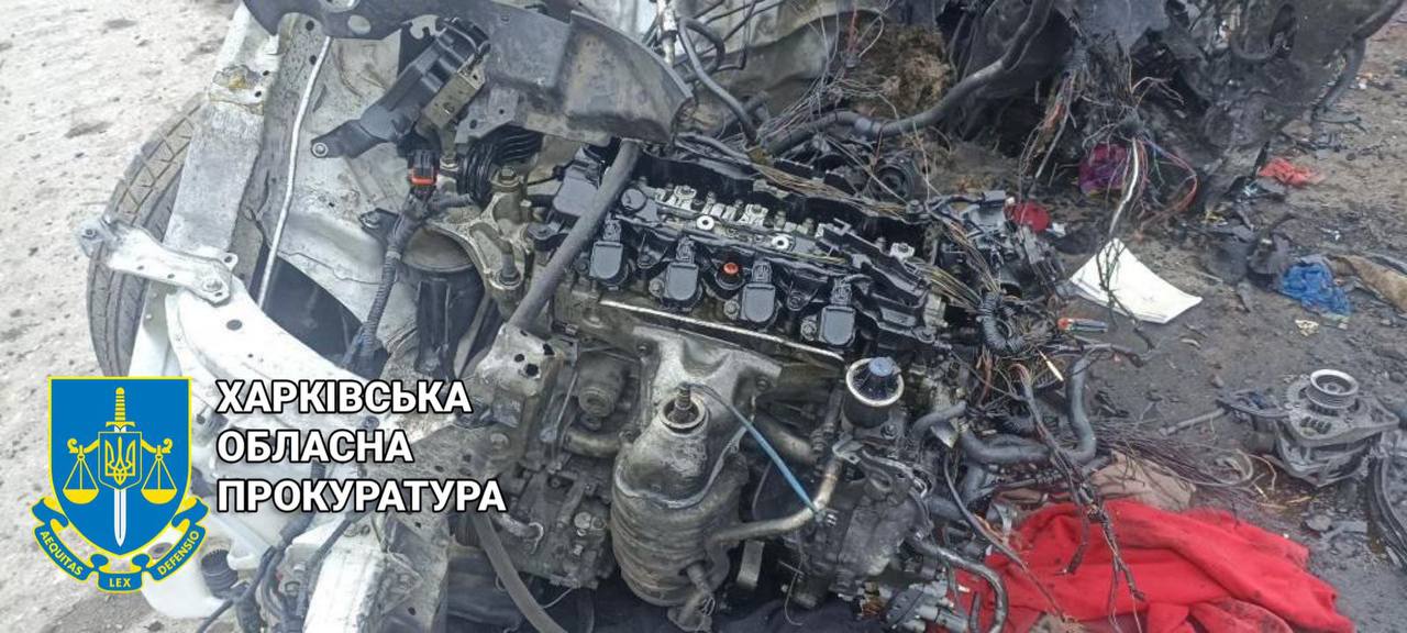 Под Харьковом рашисты обстреляли автомобиль: погибла семья с 3-летним ребёнком.