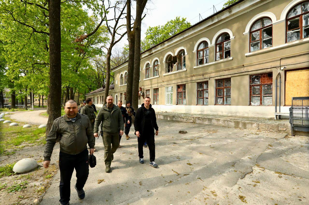 Як виглядає онкоцентр у Харкові після російських обстрілів.