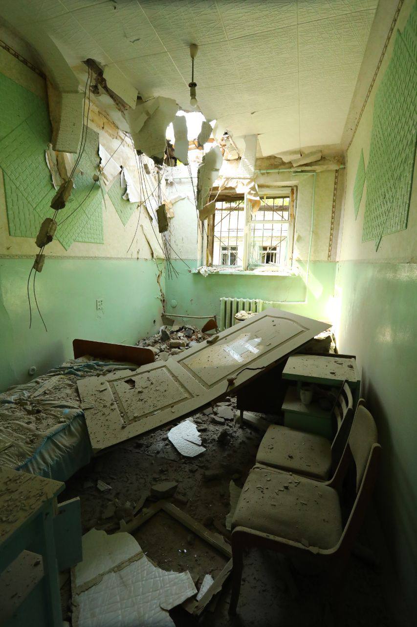 Як виглядає онкоцентр у Харкові після російських обстрілів.