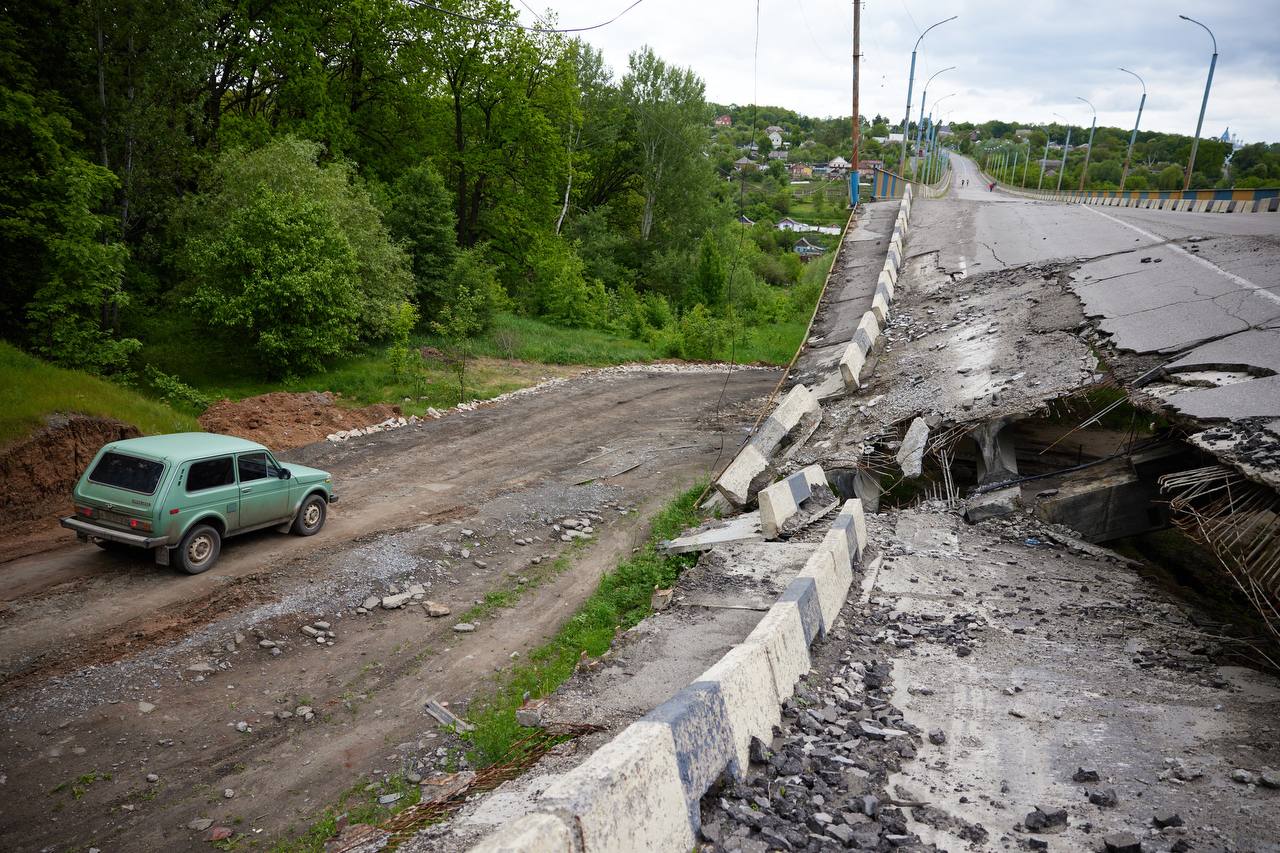 Разрушены два моста и 18 домов: как выглядит освобожденный Чугуев (фото) -  Харьков Vgorode.ua