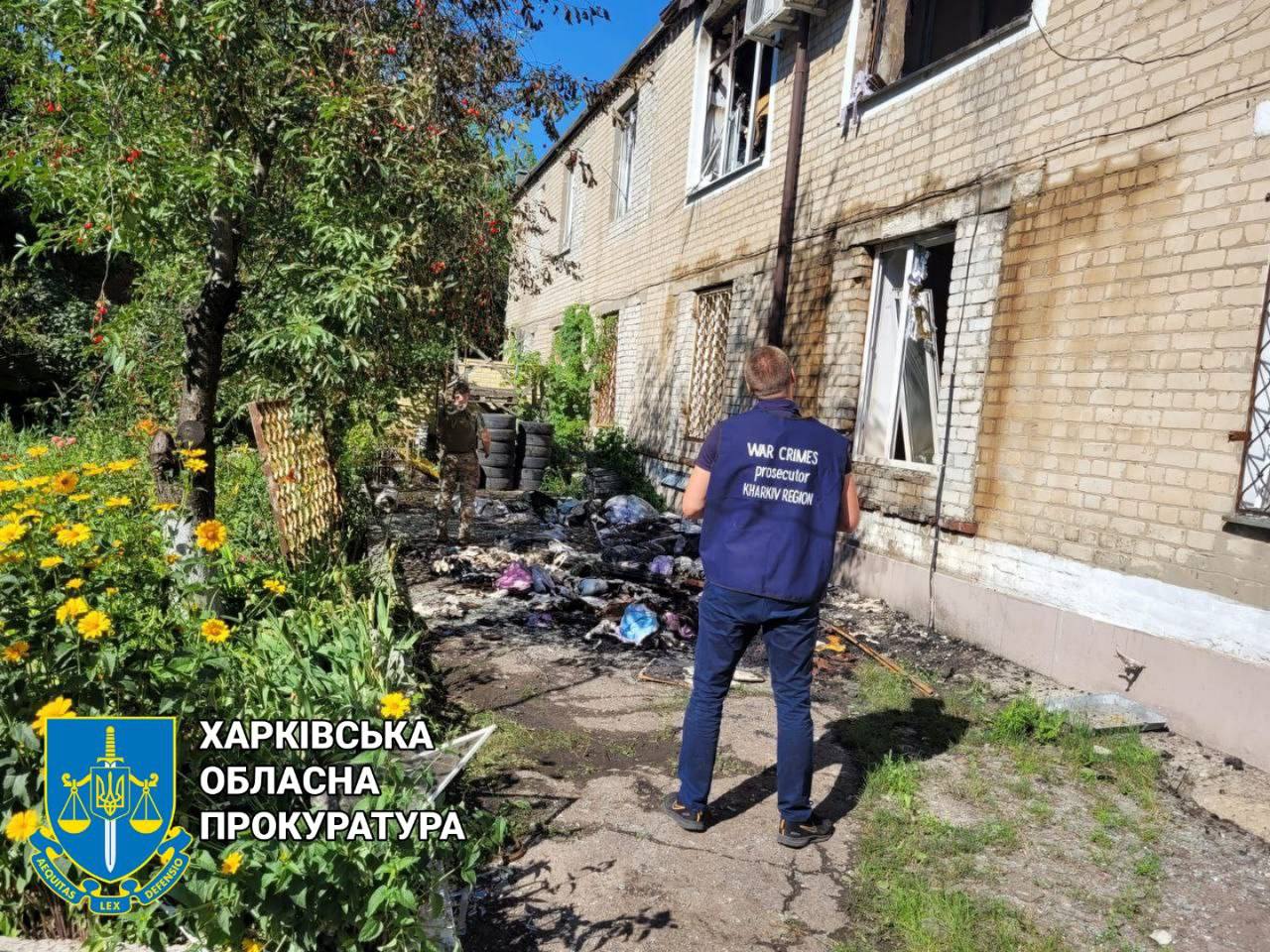 Ракетный удар по Харькову: повреждены дома, детский сад, швейный цех, кафе и магазин.
