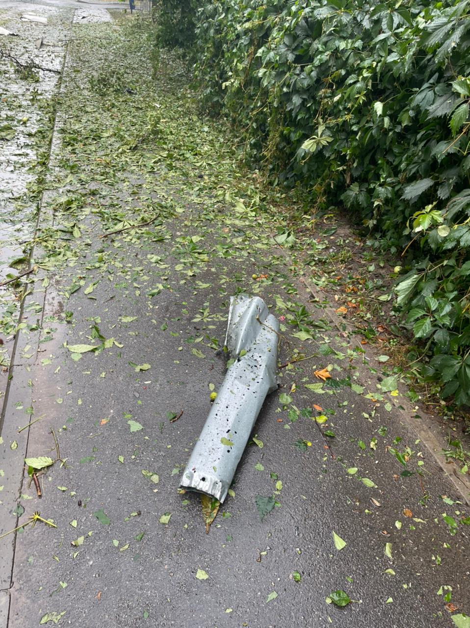 Появились фото последствий обстрела Харькова из РСЗО 11 июля.