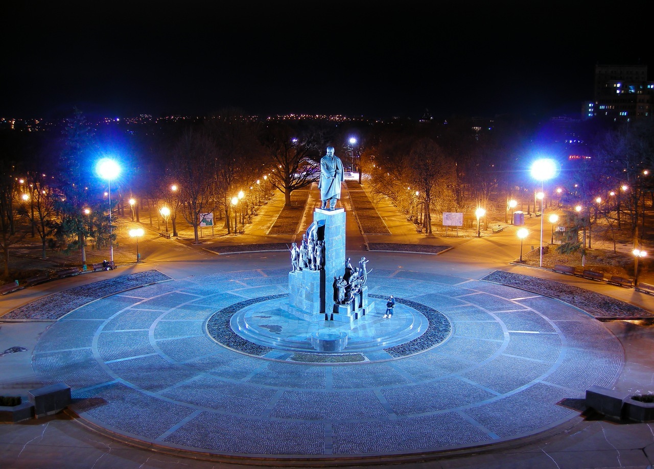 Памятник Тарасу Шевченко в Харькове. Фото: mykharkov.info