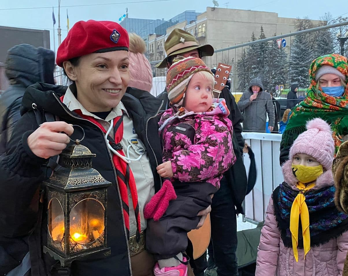 Передача Вифлеемского огня и пение колядки: в Харькове открылся "Вертеп-фест 2021" фото 2 1