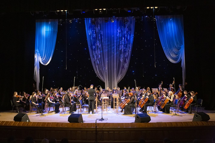 В Харькове зазвучит "Красная скрипка" Страдивари: репетиция пройдет под открытым небом фото 5 4