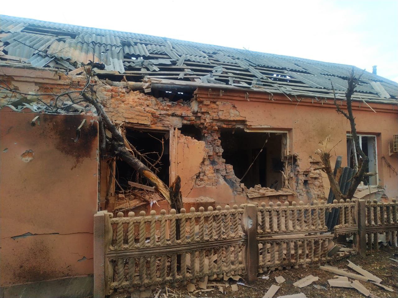 Есть раненые: россияне утром обстреляли Чугуев.