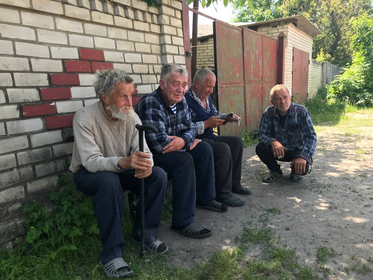 У сотні будинків Київського району відновлять електропостачання.