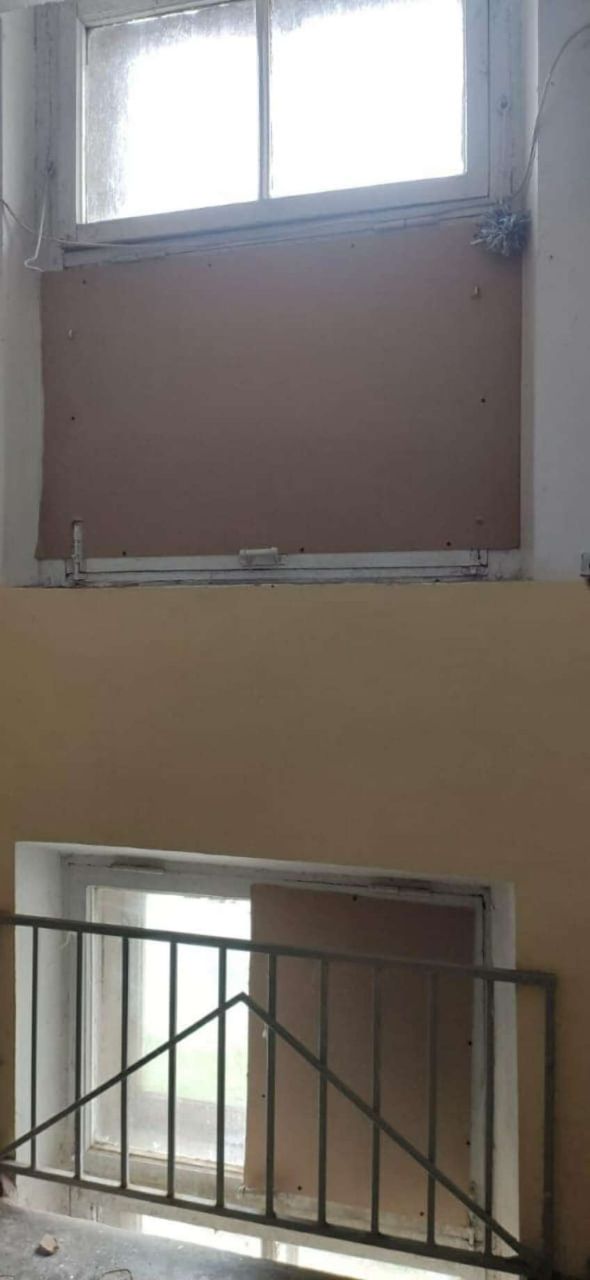 У Харкові забивають розбиті вікна.