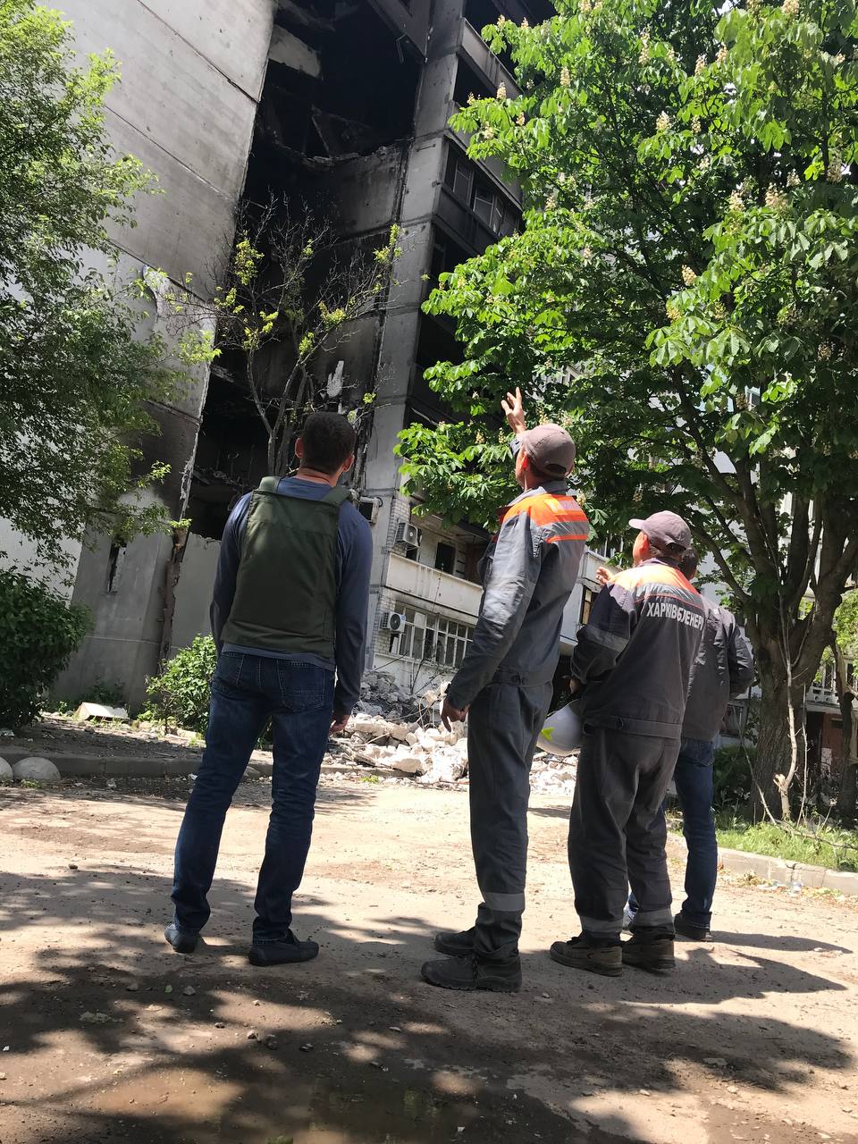 На Северную Салтовку возвращается жизнь: восстановлено электроснабжение, ремонтируют котельные.