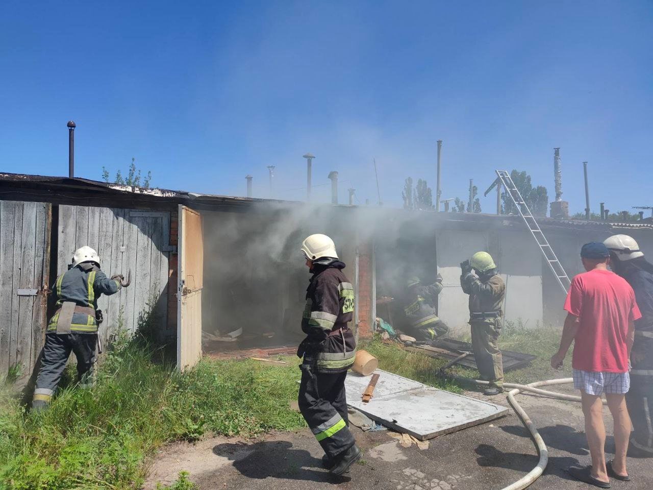 Російські війська обстріляли Київський район Харкова.