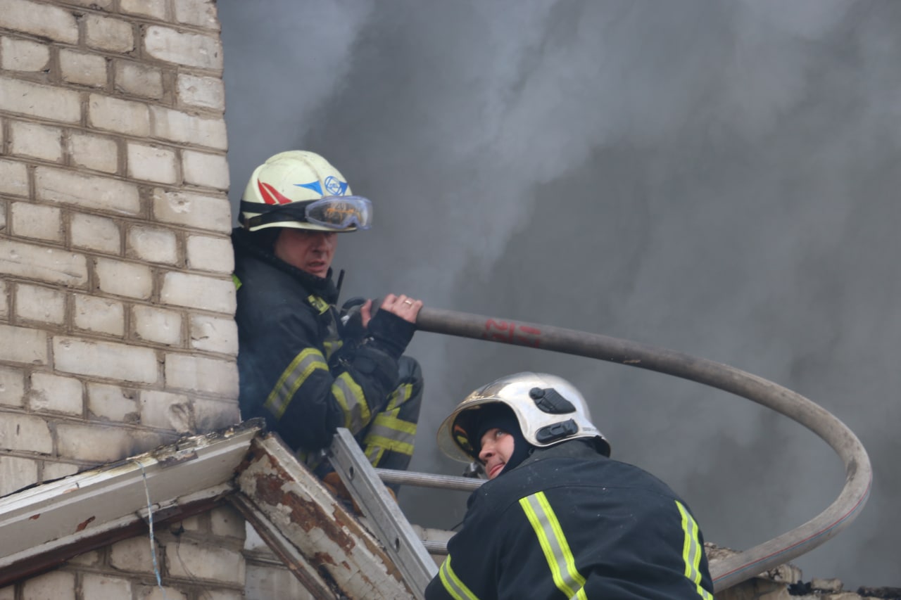 Двое погибших: оккупанты обстреляли два района Харькова ракетами "Калибр".