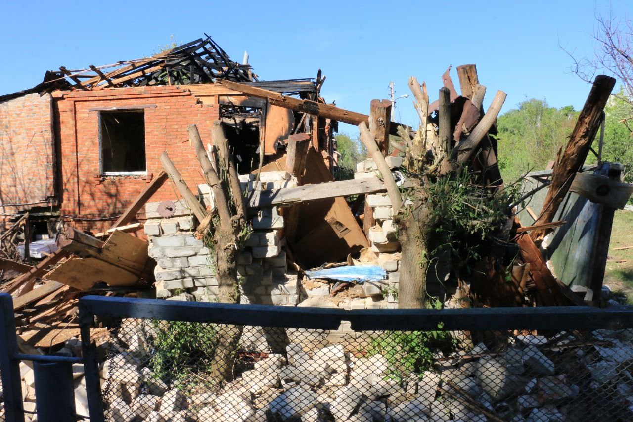 Постраждали багатоповерхівка та пожежна частина: росіяни обстріляли Київський район фото 5 4