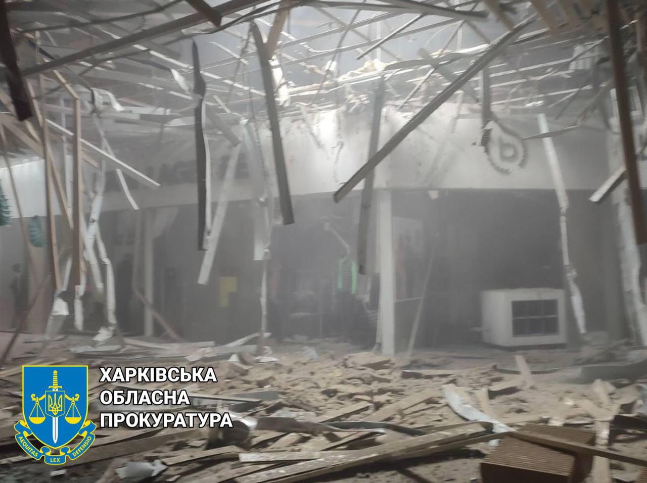 В Харькове дважды обстреляли Киевский район: ранены трое полицейских и женщина.