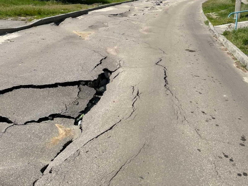 На Північній Салтівці відновлюють мережі водопостачання.