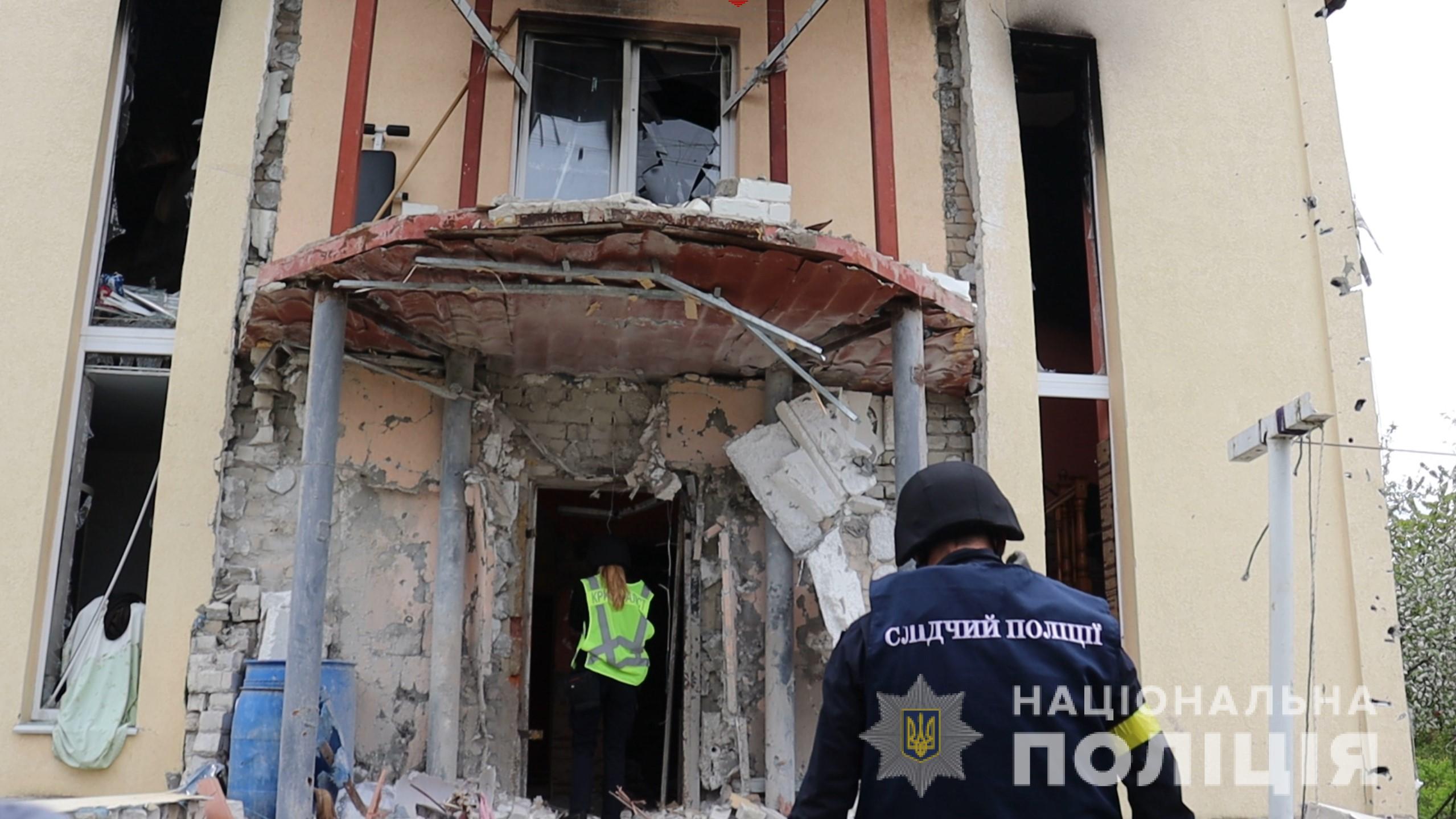 Під Харковом окупанти з танка розстріляли людей.