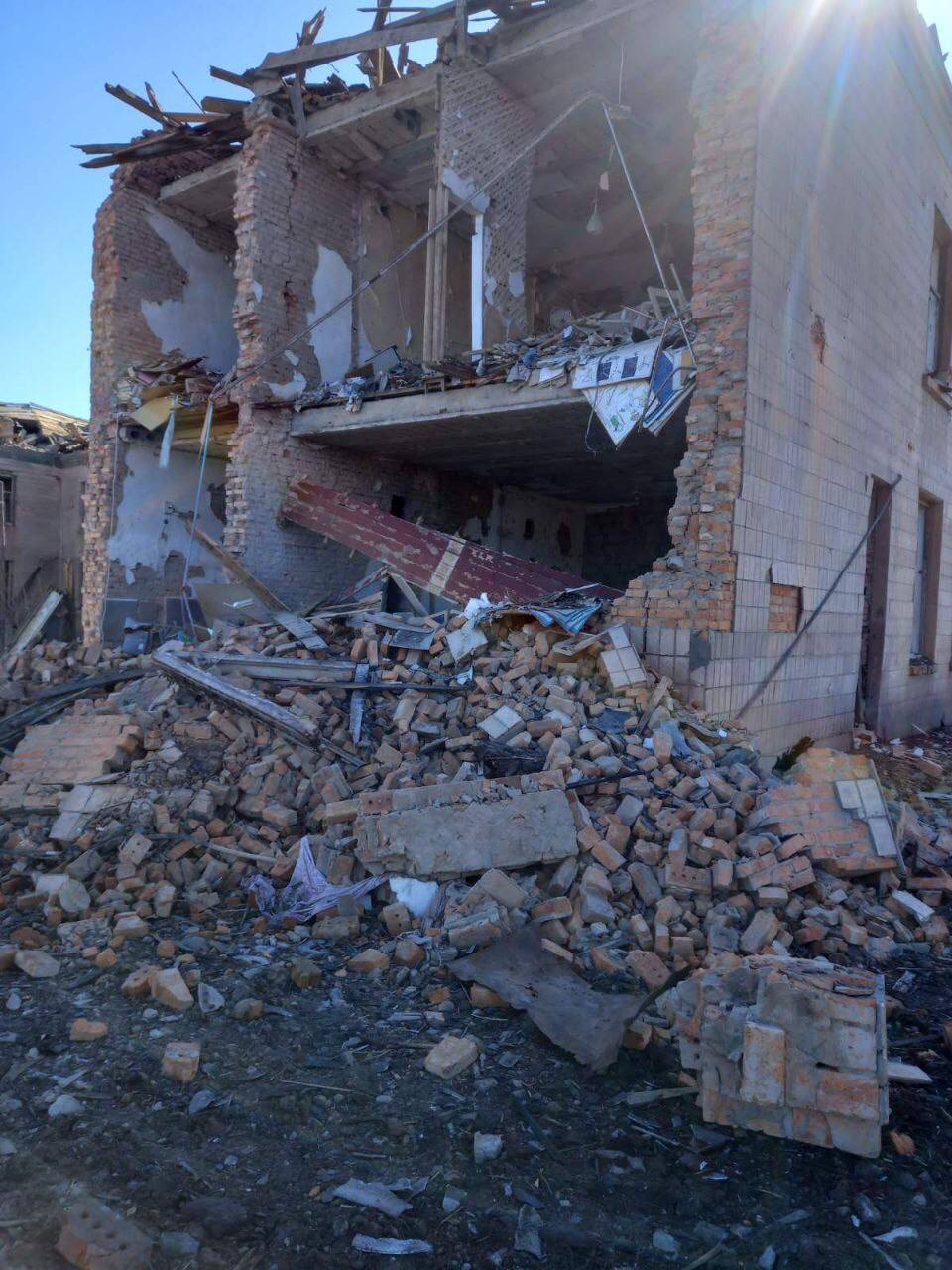 Російські військові під Харковом пограбували школи.