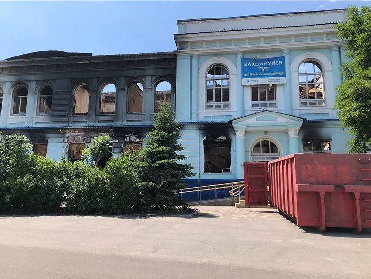 Поликлиника в Изюме &mdash; медикаментов в городе нет.
