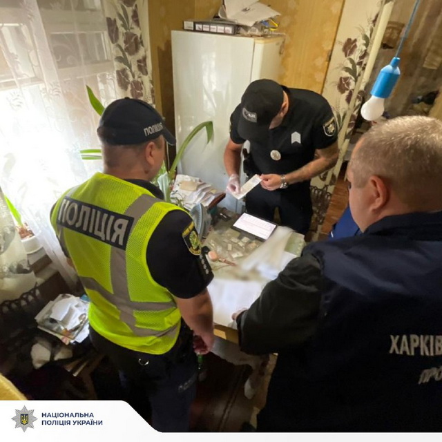 На Харьковщине работница морга похищала золотые украшения с тел погибших военных. Фото: Нацполиция