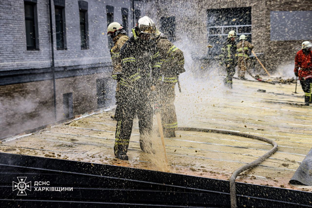 В Харькове произошел пожар на предприятии: что известно.