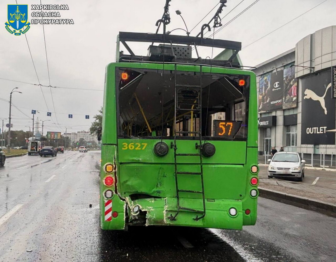 В Харькове водитель Toyota врезался в автобус и троллейбус: пострадали семь человек. Фото: Харьковская облпрокуратура