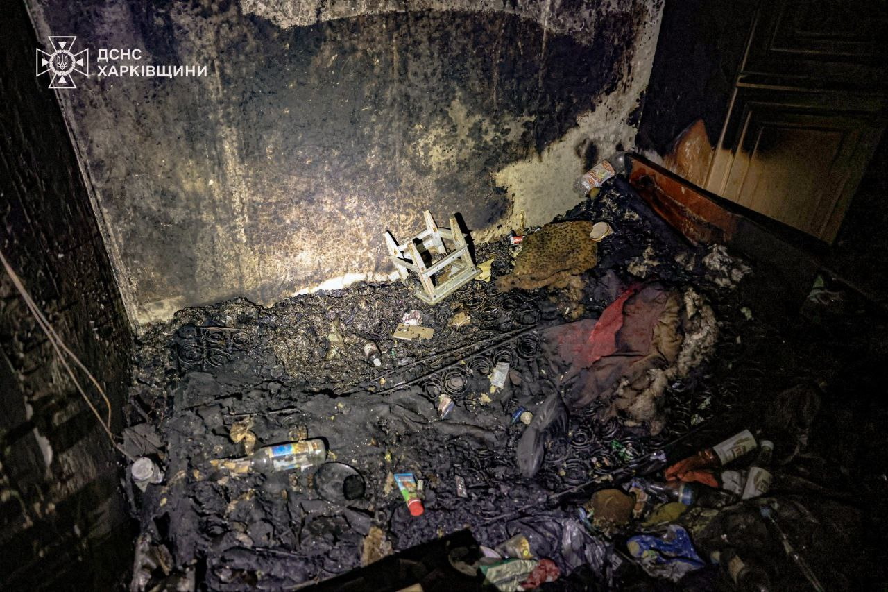 Пожар в харьковской многоэтажке: погибли два человека. Фото: ГСЧС