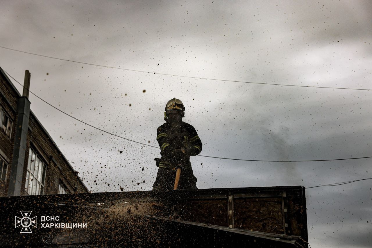 В Харькове произошел пожар на предприятии: что известно.