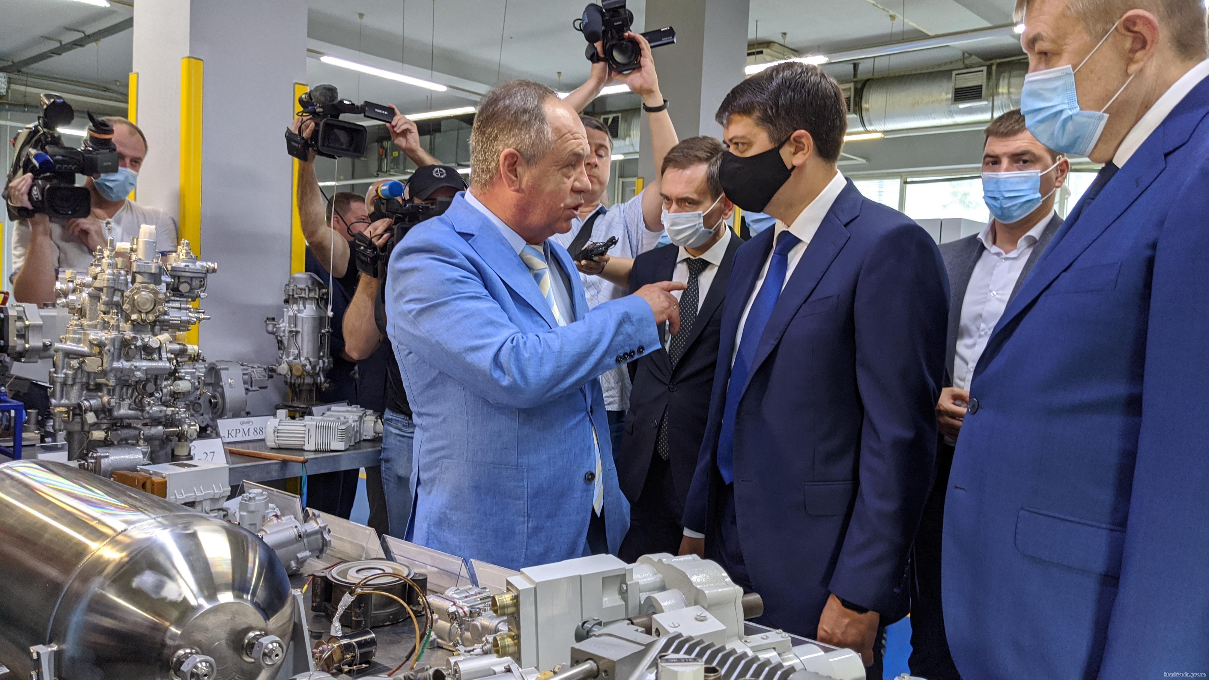 Дмитрий Разумков посетил АО &laquo;ФЭД&raquo;. Фото: kharkivoda.gov.ua