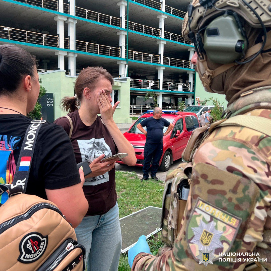 Авіаудар по Харкову: більше 40 постраждалих, серед них — вагітні і немовлята. Фото: Нацполіція