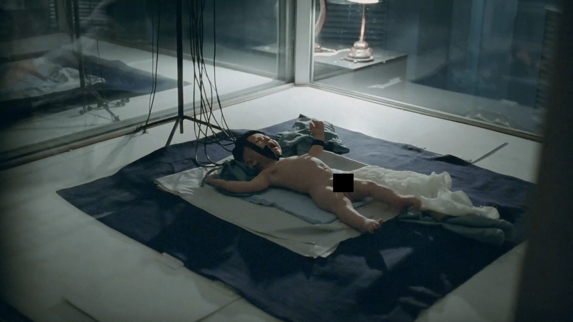 Насилие над младенцами из детдома: снятый в Харькове фильм "Дау" попал в громкий скандал фото 3 2