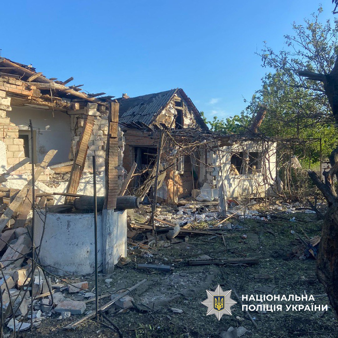 Постраждали дев'ять людей: рф б'є по Харківщині КАБами і снарядами. Фото: Нацполіція