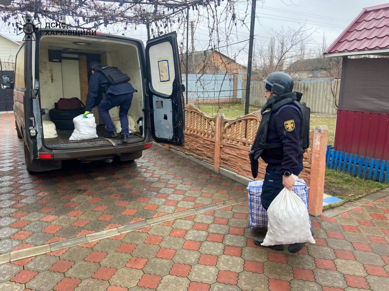 Евакуація на Харківщині: понад 2700 людей мають залишити прифронтові райони. Фото: ДСНС Харківщини