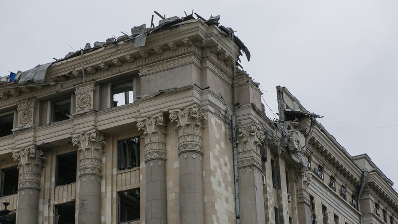 Здание Харьковской ОВА невозможно перестроить или снести.