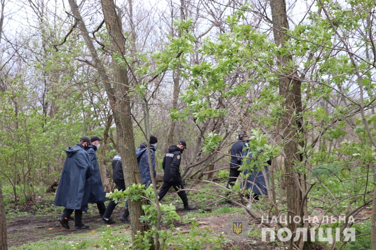 Ищут водолазы и авиация: в поисках пропавшей под Харьковом девочки участвуют 500 человек фото 2 1