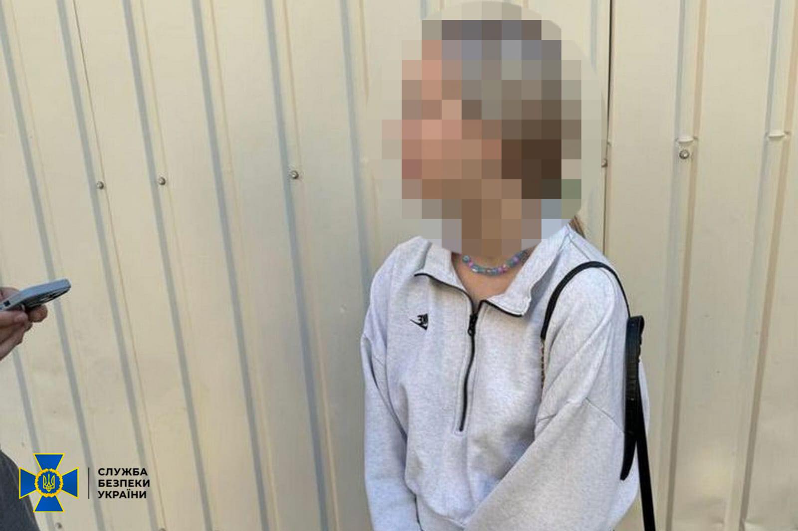 В Харькове школьница подожгла военные авто по заказу России. Фото: СБУ