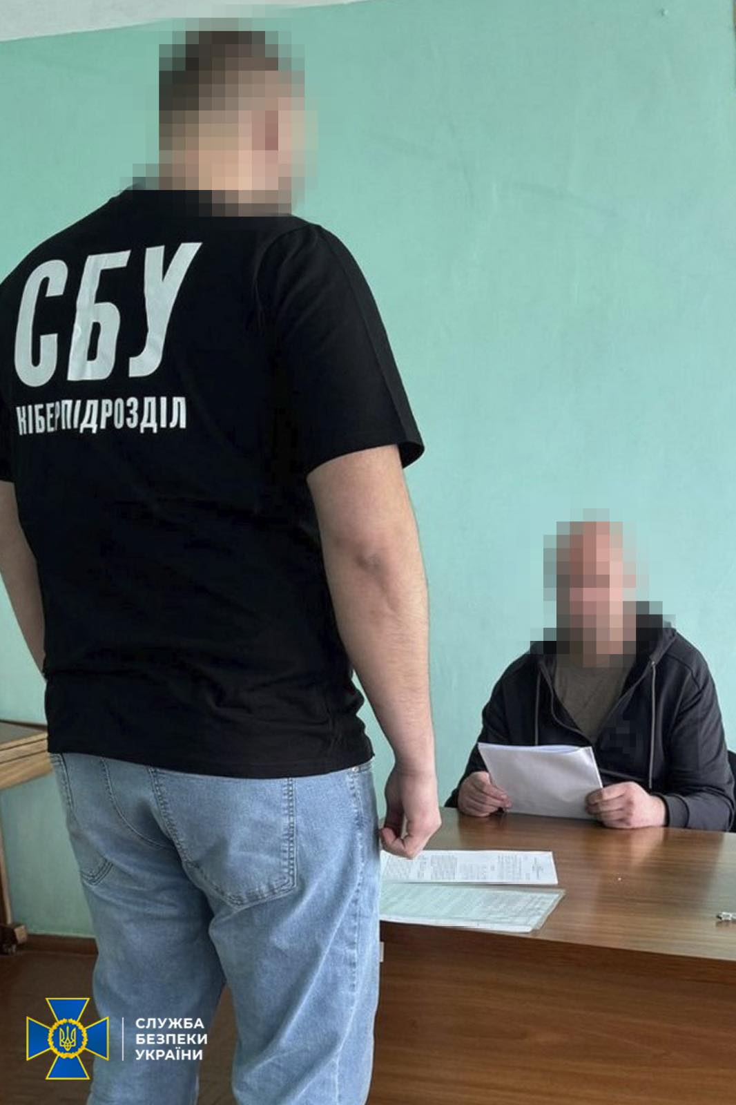 СБУ задержала информатора РФ, который шпионил за военными под Харьковом. Фото: СБУ