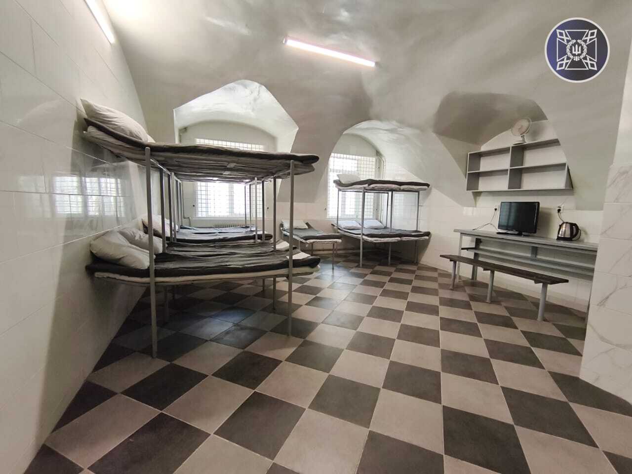 У Харківському СІЗО відремонтували транзитний блок для засуджених. Фото: facebook/khadptspress