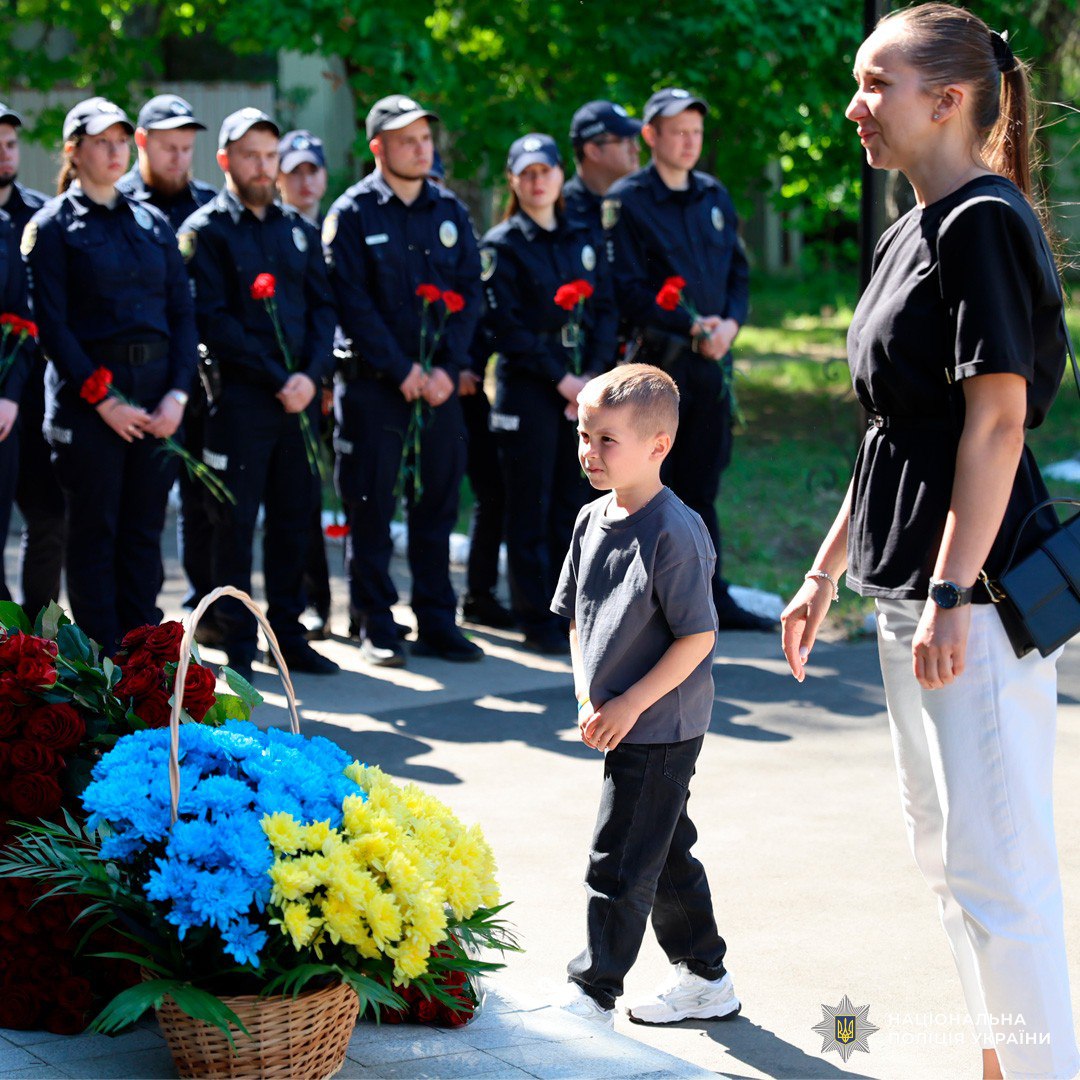 В Харькове открыли памятник полицейскому. Фото: Нацполиция
