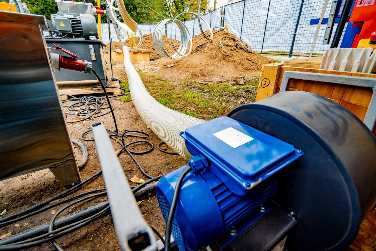 Без раскопок: в Харькове впервые в Украине был отремонтирован коллектор новым методом. Фото: ХТС