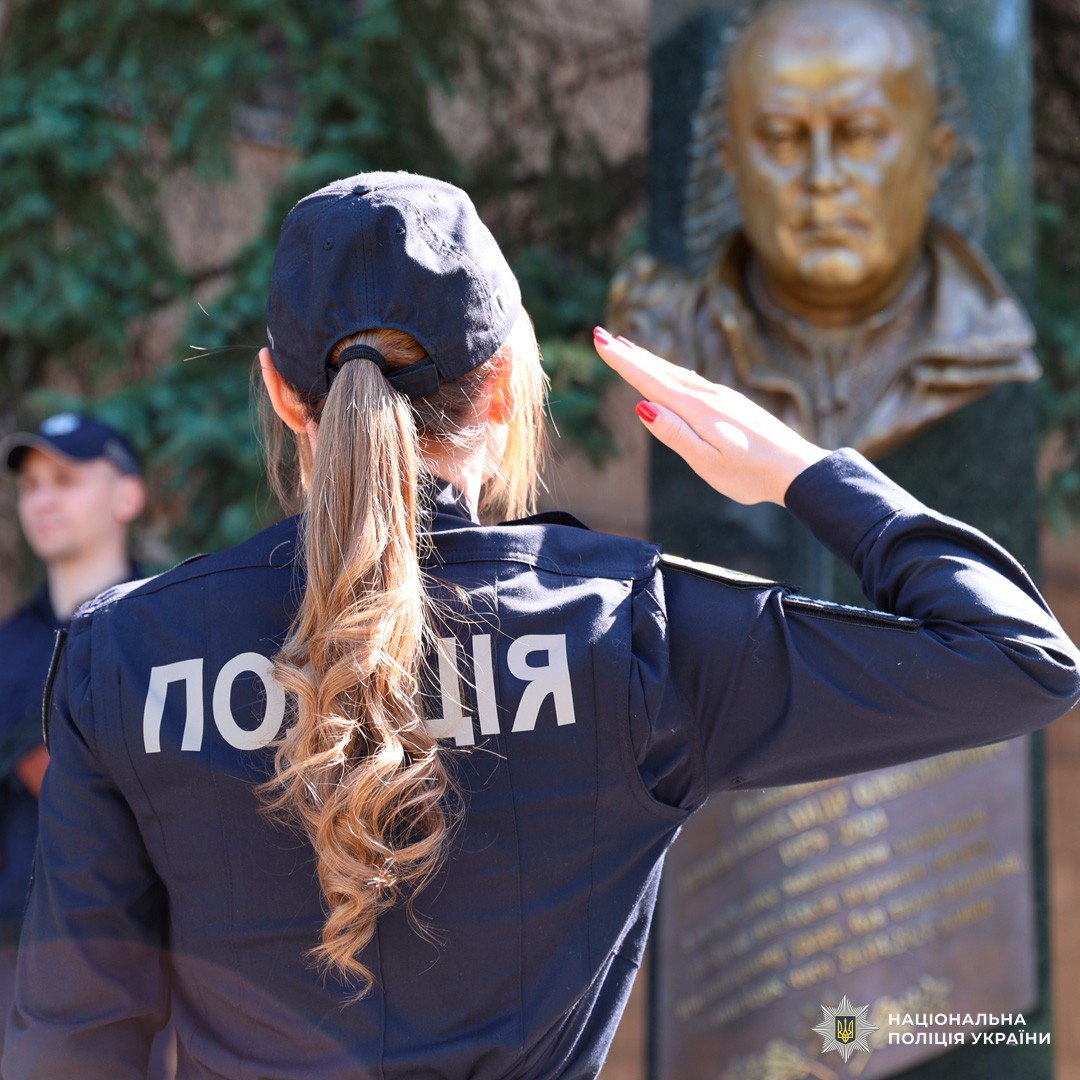В Харькове открыли памятник полицейскому. Фото: Нацполиция