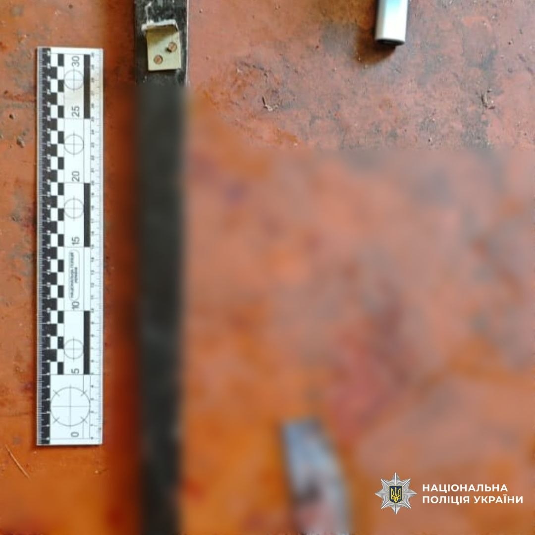 В Харьковской области мужчина убил своего гостя ножкой от стола. Фото: Нацполиция