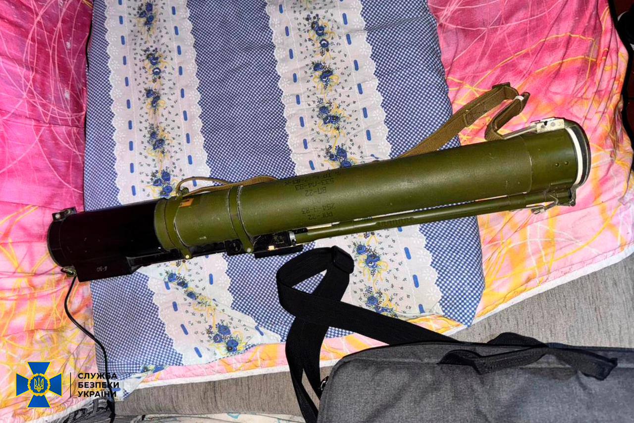 В Харькове мужчина распространял кремлевские фейки в Telegram и хранил гранатомет. Фото: СБУ