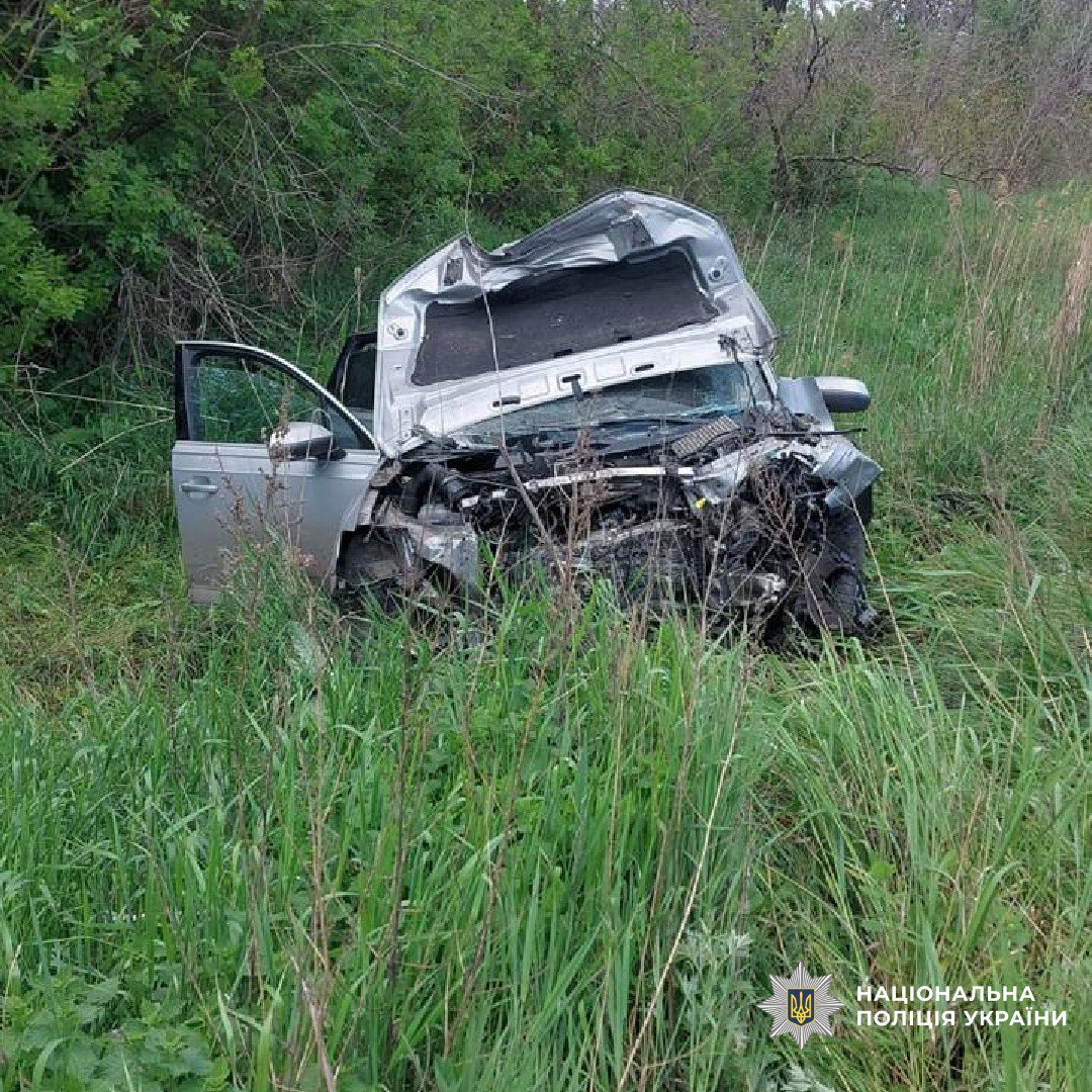 Есть погибший: на трассе под Харьковом произошло лобовое столкновение. Фото: Нацполиция
