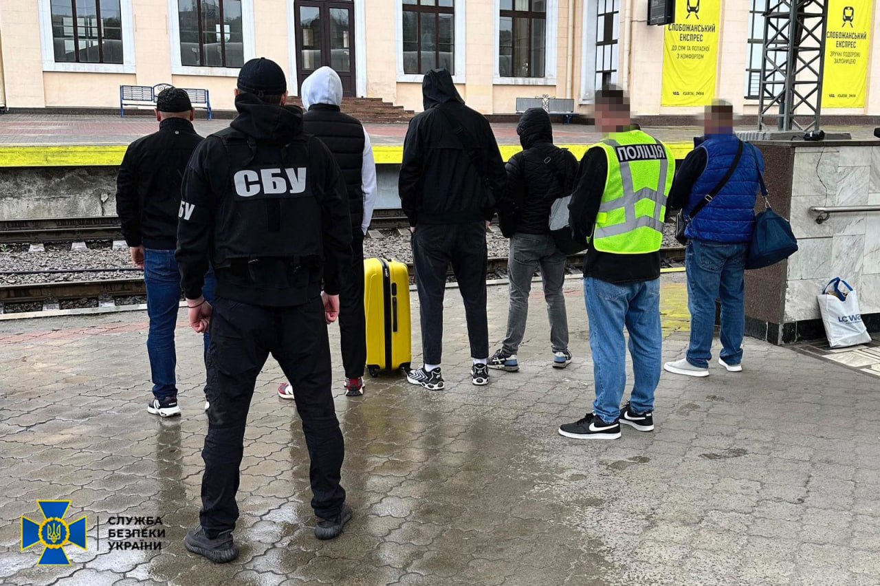 У Харкові затримали організатора втечі "ухилянтів" за 46 000 доларів. Фото: СБУ