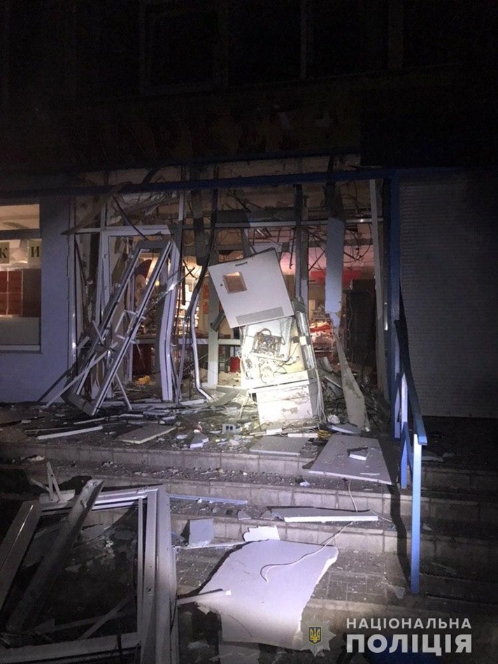 Взорвали банкомат с 2 миллионами: в Харькове экс-патрульный и предприниматель вышли под залог фото 1