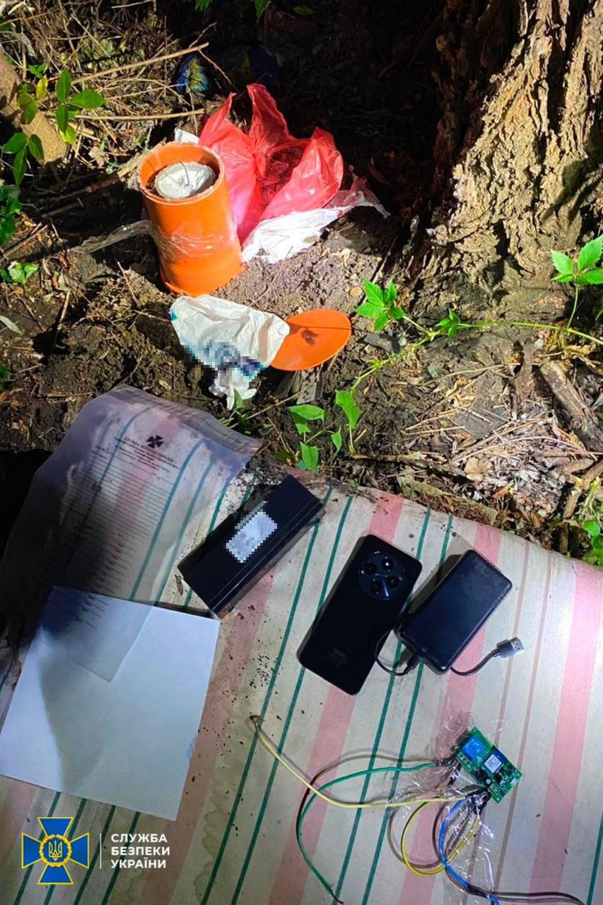 СБУ запобігла терактам у Харкові: затримано лаборанта вуза з вибухівкою. Фото: СБУ