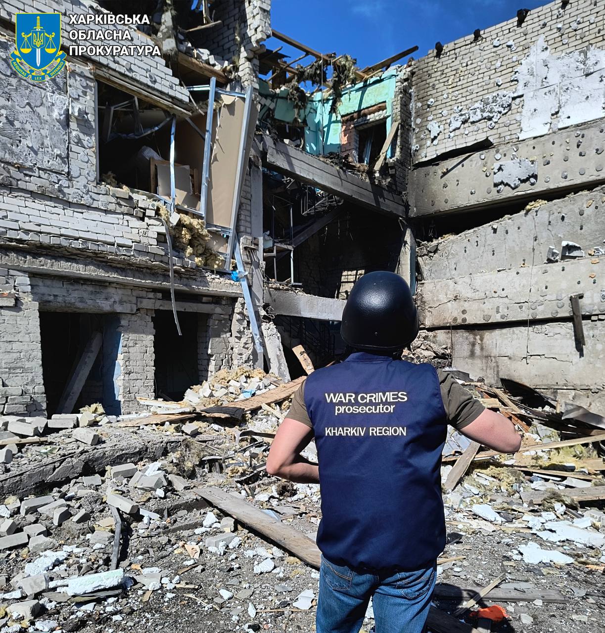 РФ атаковала Харьковщину беспилотниками, дронами и авиабомбами Фото: Харьковская облпрокуратура