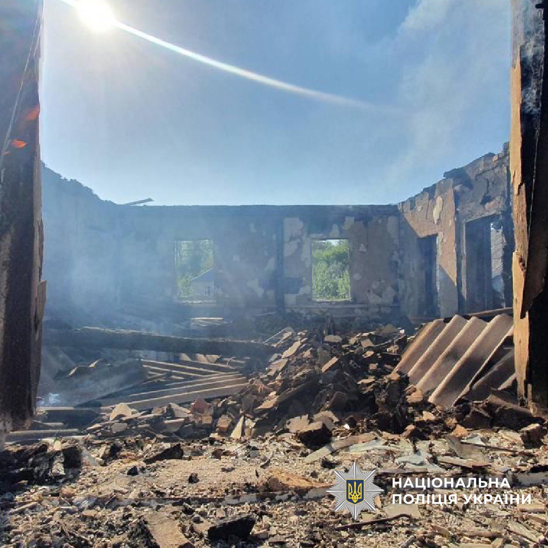 Постраждали дев'ять людей: рф б'є по Харківщині КАБами і снарядами. Фото: Нацполіція