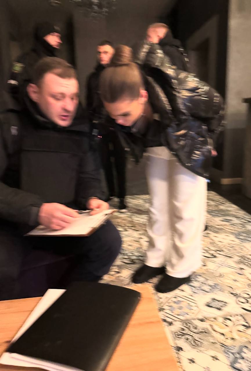 Скандал в Харькове: полицейская подралась с посетительницей гостиницы. Фото: instagram/snezhana_zahist_tvarin